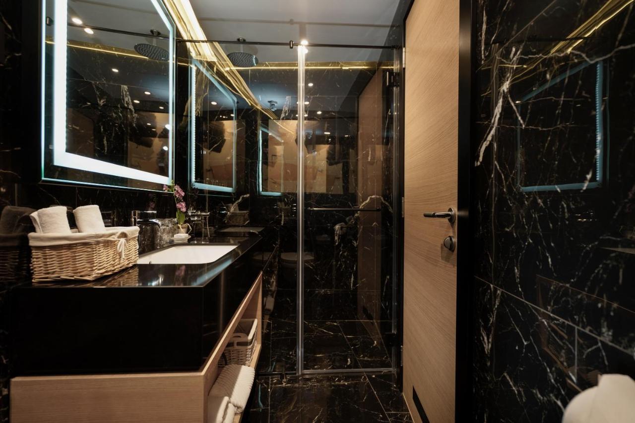 Maccani Black Luxury Suites Belgrade Exterior photo
